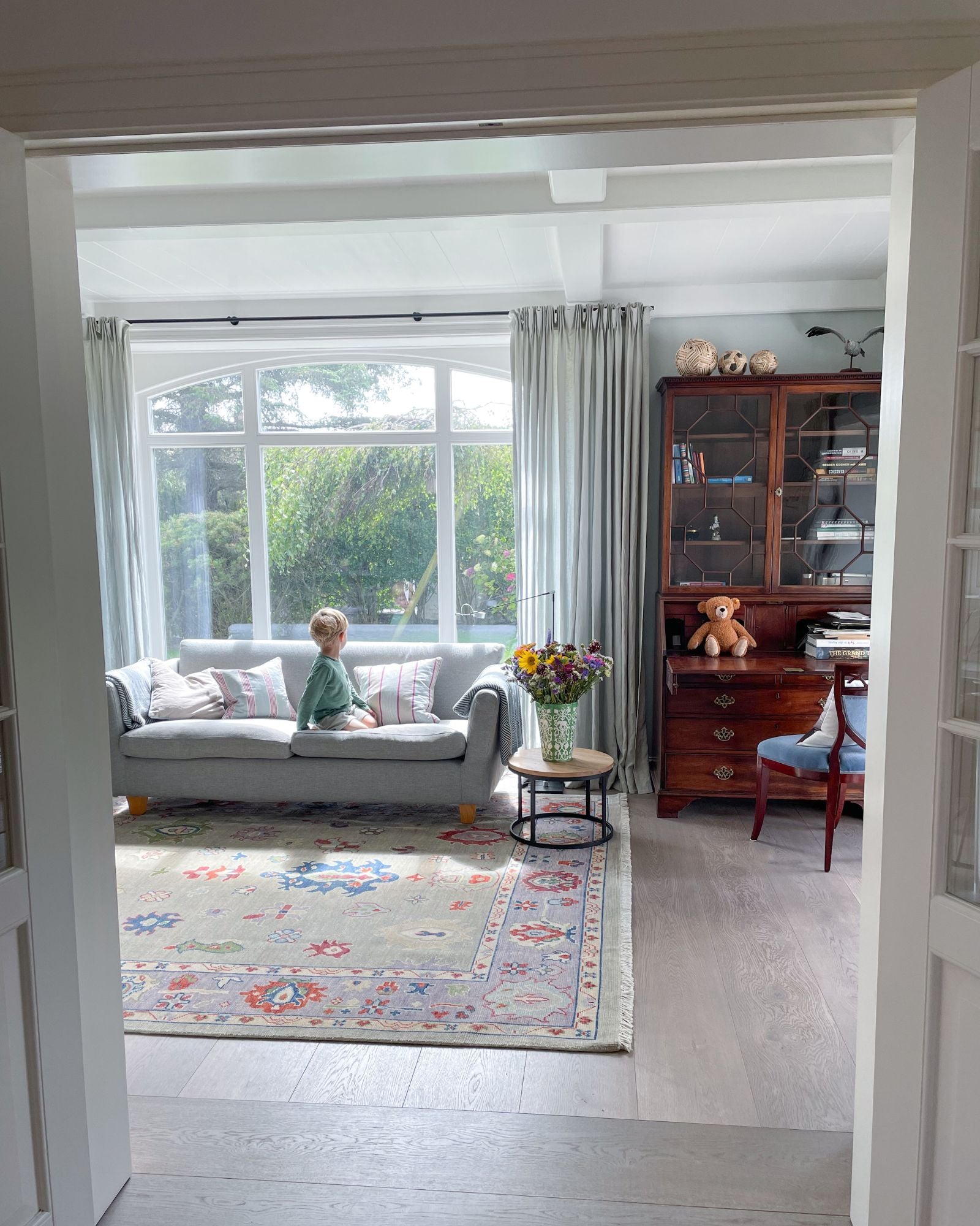 Hand-knotted rugs.
Made for you.
Made for life.